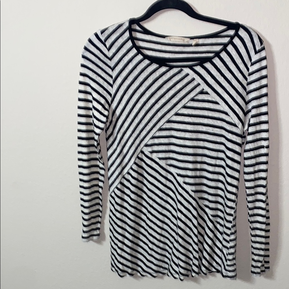 🛍️Soft Surroundings Striped fun Black and White patterned  Women's Top! - Picture 2 of 8